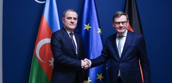 Ceyhun Bayramov Almaniyanın XİN rəhbəri ilə görüşüb