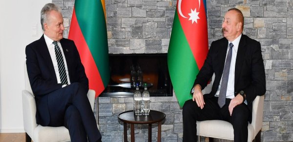 İlham Əliyev litvalı həmkarını təbrik etdi
