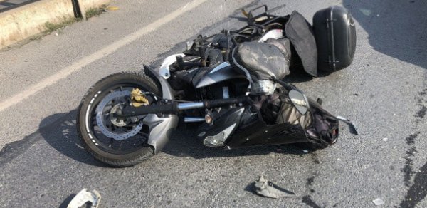 Bakıda motosikleti səkiyə vuran 18 yaşlı sürücü ölüb