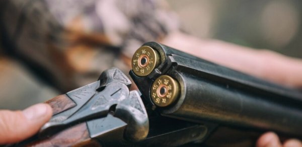 Lənkəranda DƏHŞƏT - Əvvəlcə arvadını, sonra özünü güllələyib öldürdü