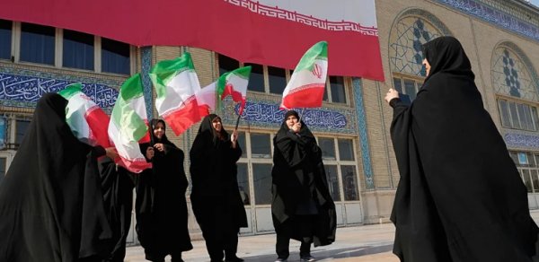 İranda etiraz edən tələbələrin 27-si öldürülüb