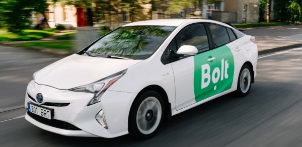 "Bolt"un sürücüsü müştərisinin kartından 5000 manat oğurladı