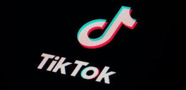 "Tiktok"da əxlaqsızlıq “trendi”: Cəmiyyət sükutla razılaşır?