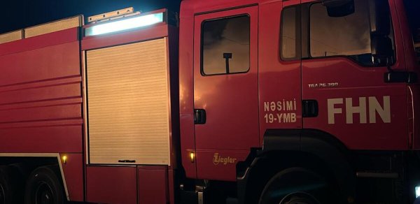 Şəkidə binada yanğın - sakinlər təxliyə edildi