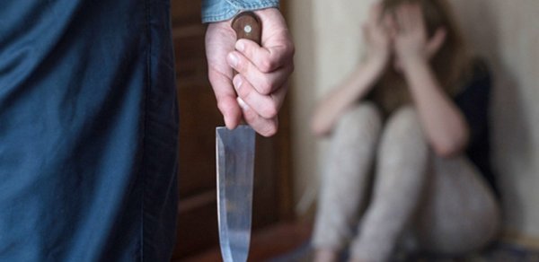 Mingəçevirdə ər arvadını bıçaqlayıb