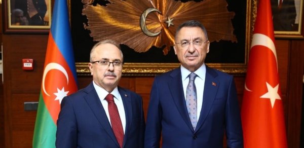 Fuad Oktay Azərbaycana gəlib