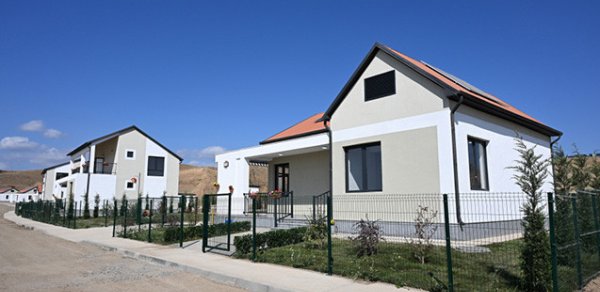 "Qarabağa qayıdanlar evlərini özləri tiksin" - Deputat