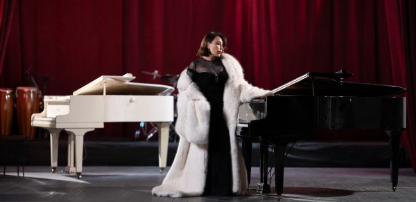 Tünzalə Ağayeva “Yandım” mahnısına yeni nəfəs verdi - VİDEO