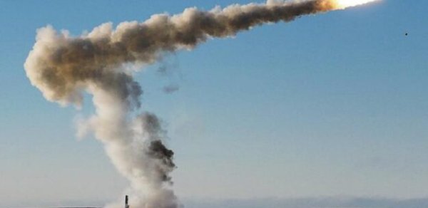 İran Çindən gəmi əleyhinə hiper sürətli raket alır