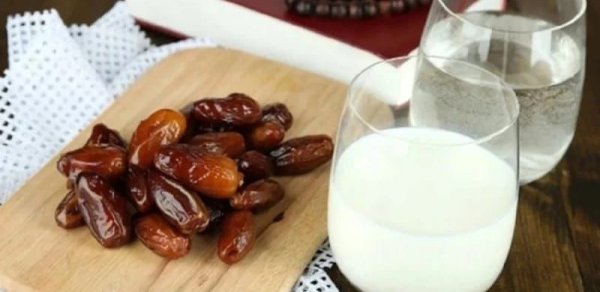 Sahurda çay yerinə süd için