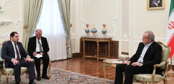 Pezeşkian Ermənistanla Azərbaycan arasındakı sülh prosesindən danışdı