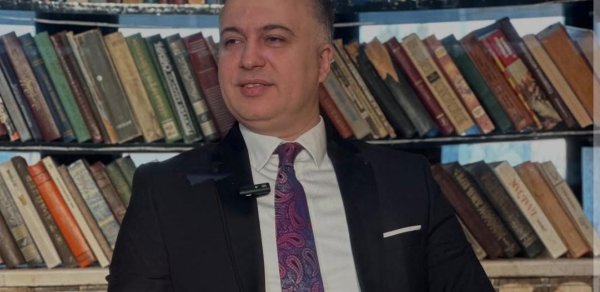 “Özün bədən əməliyyatlarından danışırsan, sonra efirləri tənqid edirsən”