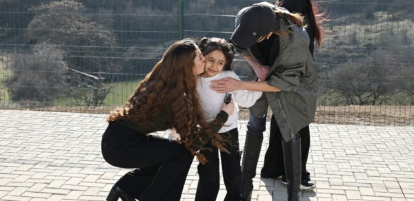 Xocalıda gülən uşaq görmək... - Video