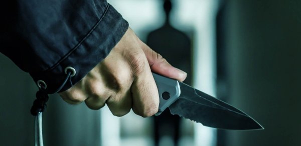 22 yaşlı oğlan iş yoldaşları tərəfindən bıçaqlandı