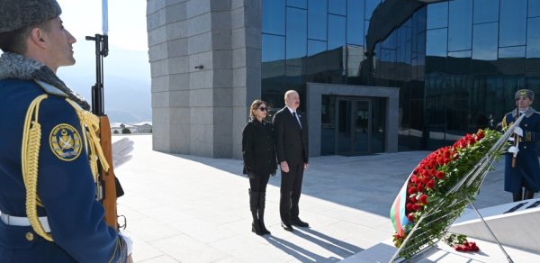 İlham Əliyev Xocalı Soyqırımı Memorialının açılışında - FOTOLAR