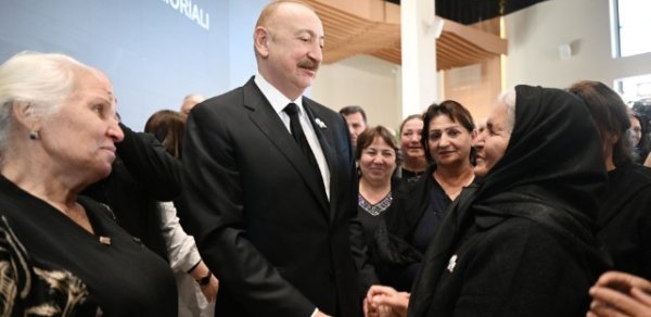 "Razı olarsınızmı boynunuzu qucaqlayıb, üzünüzdən öpüm?" - Prezidentlə səmimi görüş