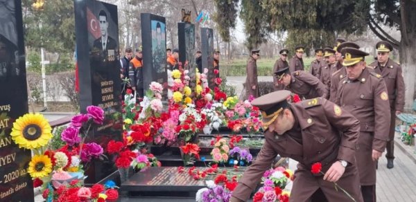 FHN-in strukturlarında Xocalı faciəsinin qurbanları anılıb - FOTOLAR