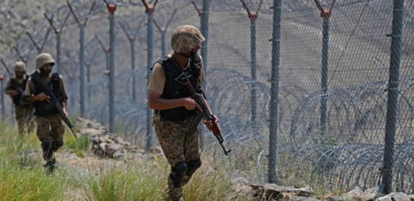 Pakistan və Əfqanıstan sərhədində atışma oldu