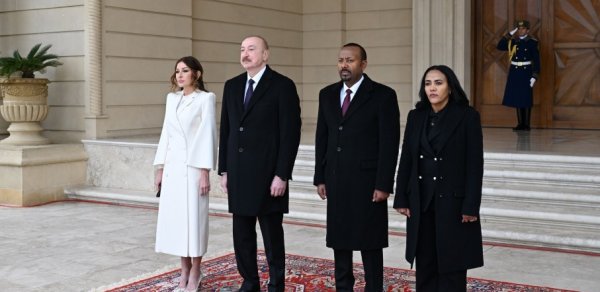 Prezidentlə xanımı Efiopiyanın Baş nazirini qarşıladı - FOTOLAR