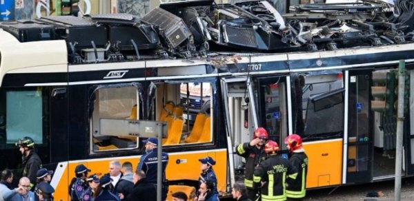 Milanda tramvay relsdən çıxdı, ölən və yaralananlar var