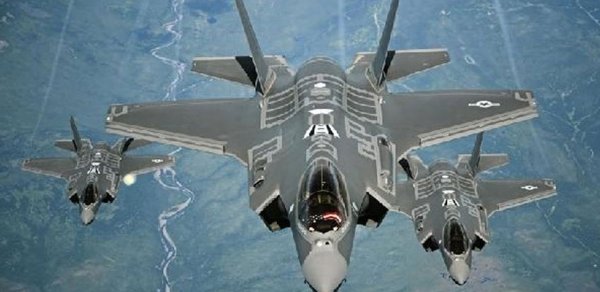 İsrail hava məkanını bağlayıb