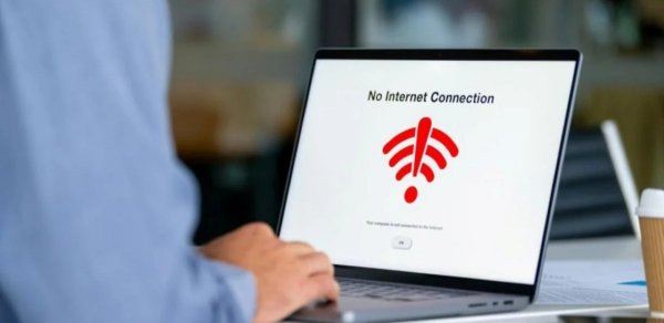 İranda internet tamamilə kəsildi