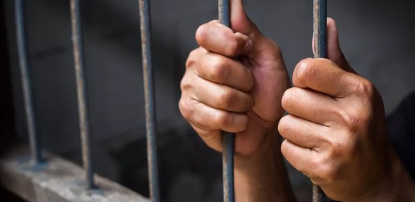 İranda raket hücumunun yerini çəkən şəxslər həbs edildi