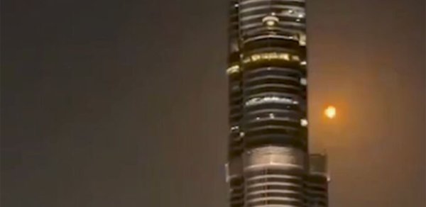 “Burc Xəlifə” yaxınlığında PUA belə vuruldu - Video