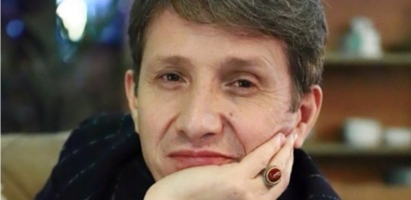 Azər Axşam: “Savadı və istedadı olmayanlar efirə buraxılmamalıdır”