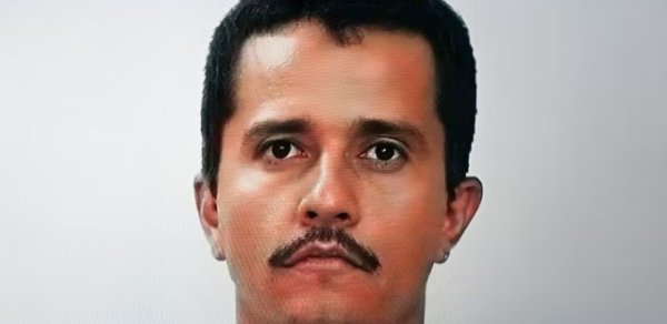 Narkobaron qızıl tabutda dəfn edilib