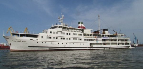 İran gəmisinə hücum edildi: 101 nəfər...