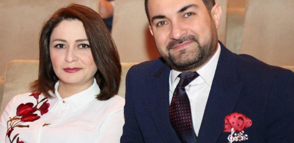 "Qadınım, yazda gün işığım" - Xanımı üçün oxudu