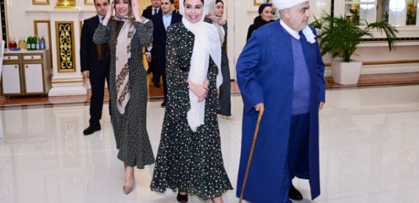 Leyla və Arzu Əliyevalar iftar mərasimində - FOTOLAR