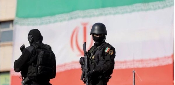 SEPAH: İran Körfəzdə ABŞ tankerinə zərbə endirib, gəmi yanır