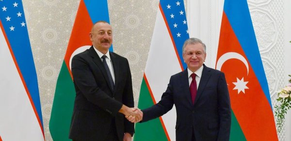 Mirziyoyev İlham Əliyevə zəng edib, İranın Azərbaycana hücumunu qınayıb