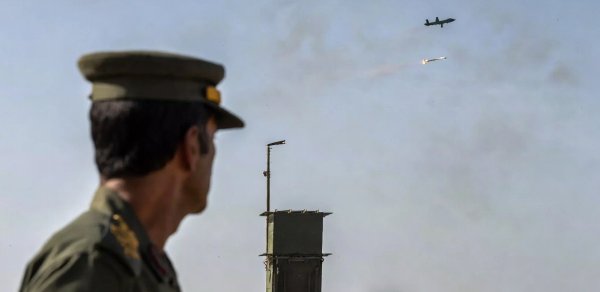 İran BƏƏ-yə dronlarla hücum edir