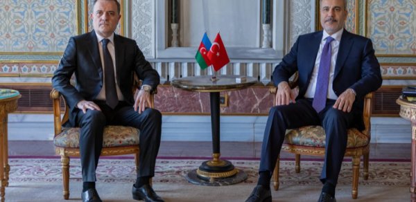 Azərbaycan və Türkiyə XİN başçıları İstanbulda görüşüb