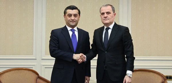 Ceyhun Bayramov özbəkistanlı həmkarı ilə Yaxın Şərqdəki vəziyyəti müzakirə edib
