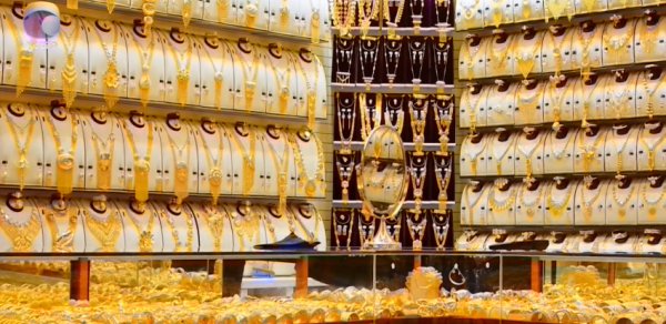 Qızıl bazarında "məzənnə yarışı": Qiymətlər hər gün dəyişir - VİDEO