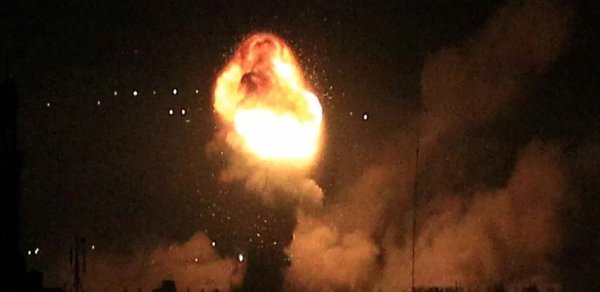 İran İsrailin Hayfa şəhərindəki neft emalı zavoduna zərbə endirib