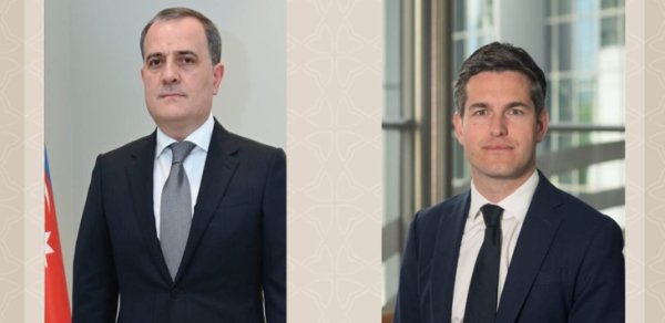 Ceyhun Bayramov niderlandlı həmkarı ilə danışdı