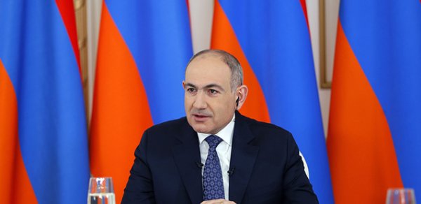 Paşinyan Fransaya işgüzar səfərə gedib