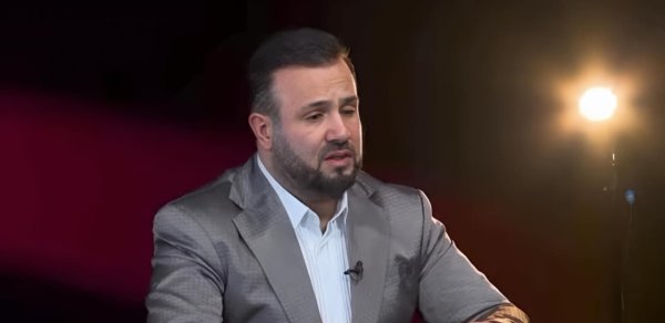 Elnur: "Mən onları verilişdə görəndə utanıram" - VİDEO