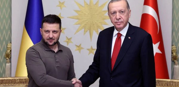 Zelenski və Ərdoğan İran ətrafındakı vəziyyəti müzakirə ediblər