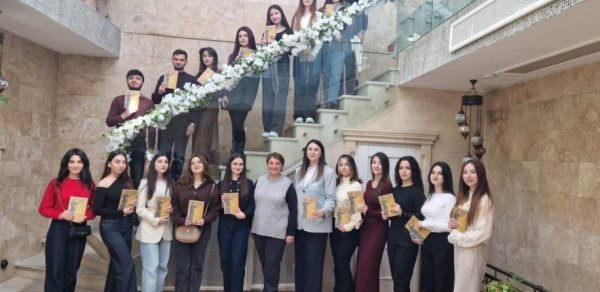 Mətbuat Şurasında təcrübə keçən tələbələr “Ədibin Evi”ni ziyarət ediblər - FOTOLAR