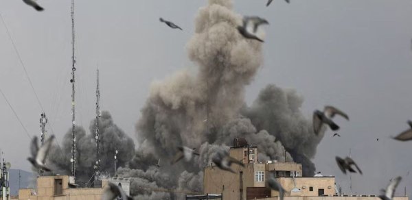 İsrail İran və Livana qarşı yeni zərbə dalğasına başlayıb