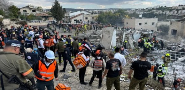 İsrail Beyrut sahillərini vurdu: 8 ölü, 21 yaralı