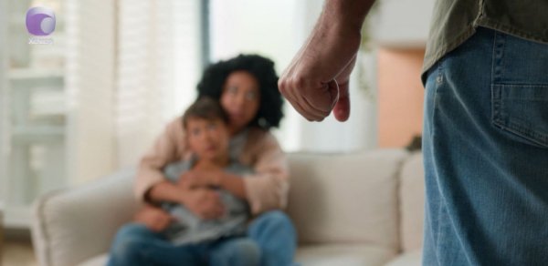 Uşağı döyən valideyn və müəllimlər cərimələnəcəklər? - VİDEO