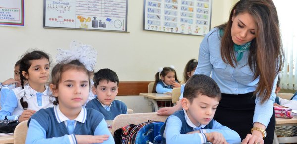 “50 minə yaxın müəllimin ixtisar riski yaranır”