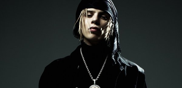 Məşhur rusiyalı repçi mahnısına görə cərimələndi